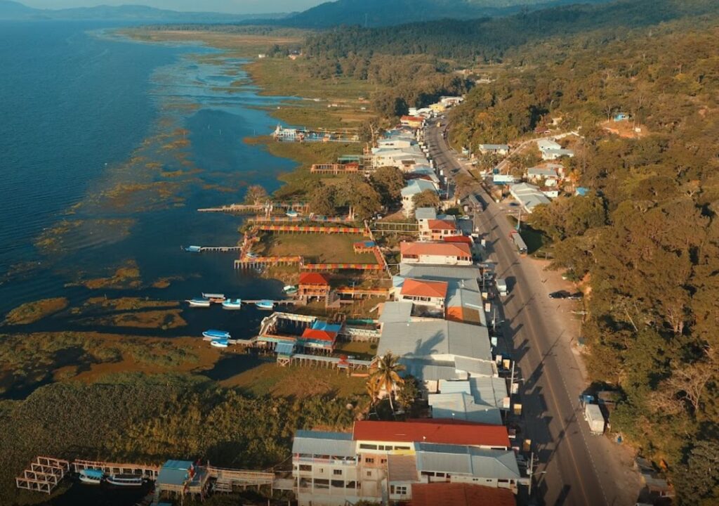 Dueños de restaurantes deciden retirar muelles del Lago de Yojoa