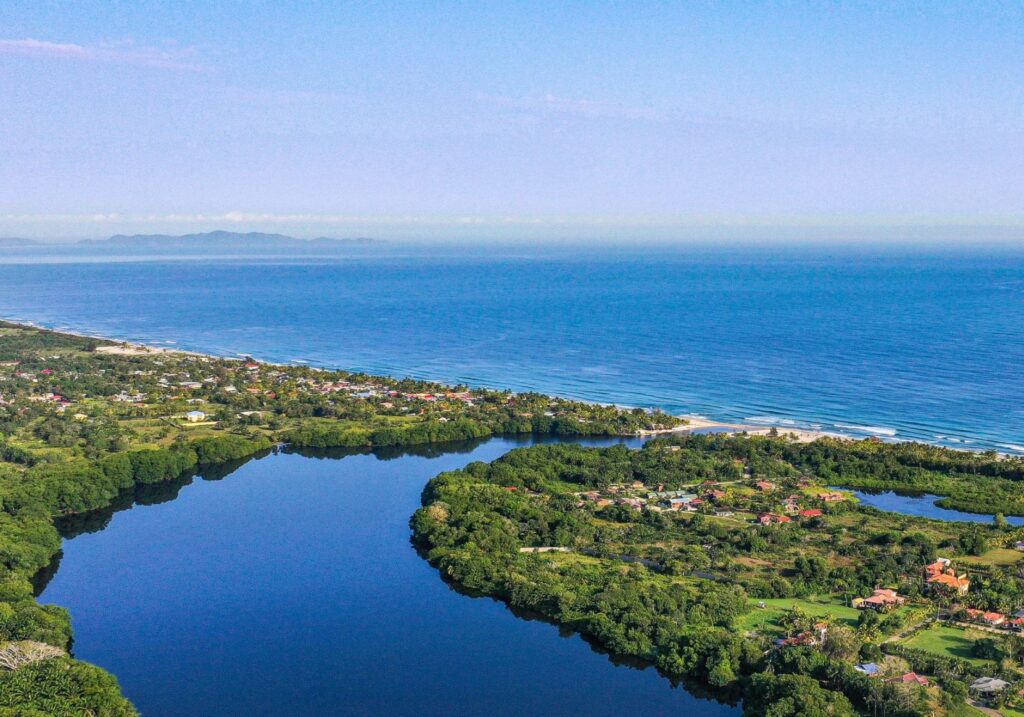 Revista internacional destaca misterio del arrecife de coral saludable en Tela