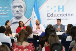 IHT y' SEDUC firman convenio para implementación de la Cartilla Turística Infantil