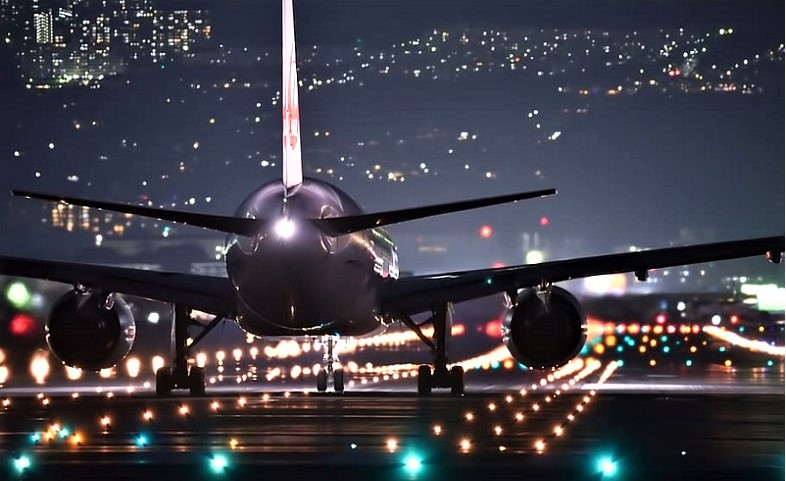 Aerolínea internacional pesará a pasajeros antes de subir al avión