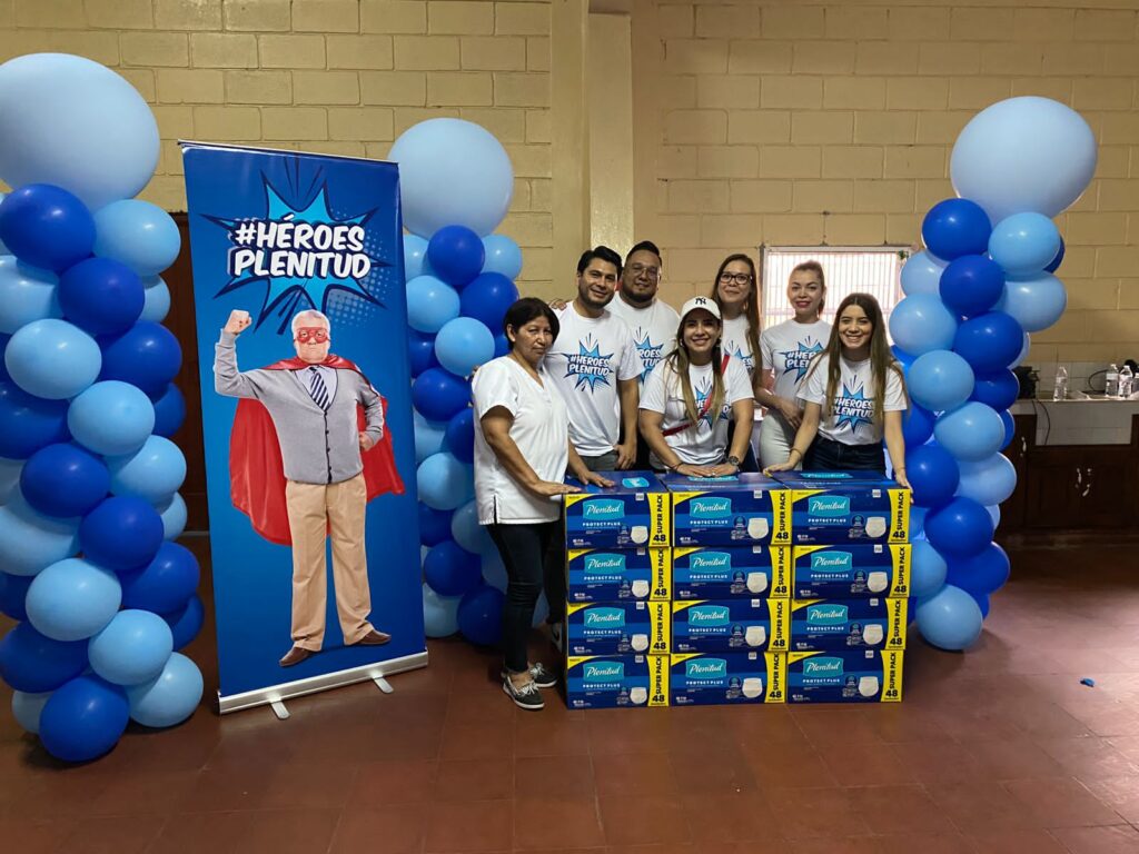 Voluntarios de Kimberly-Clark sensibilizan protección de derechos de adultos mayores