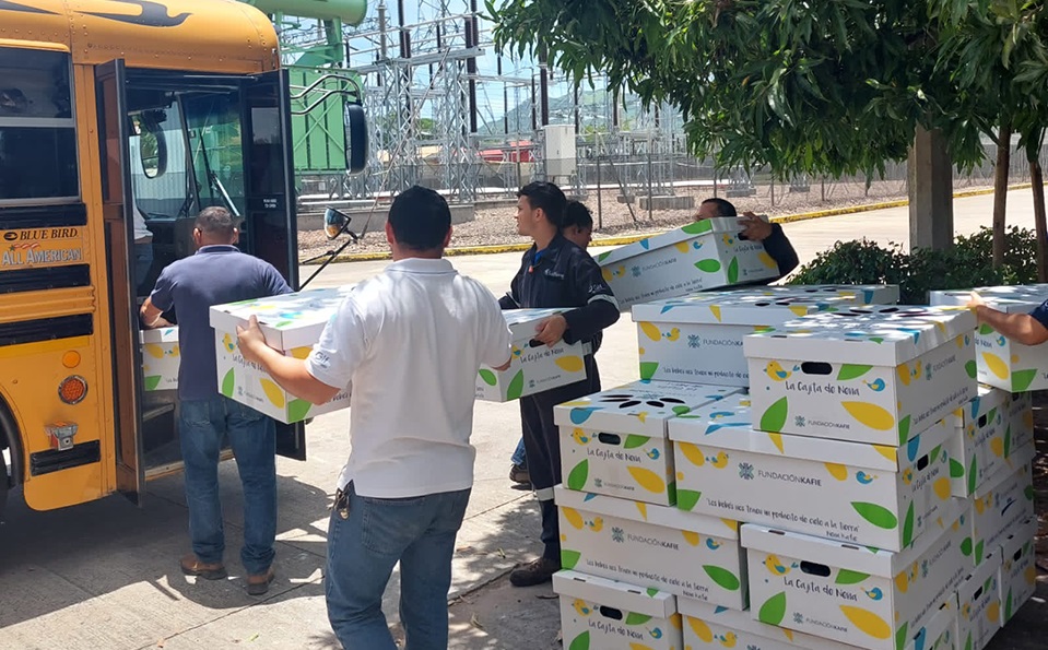Fundación Kafie y Resal donan "Cajitas de Nena"