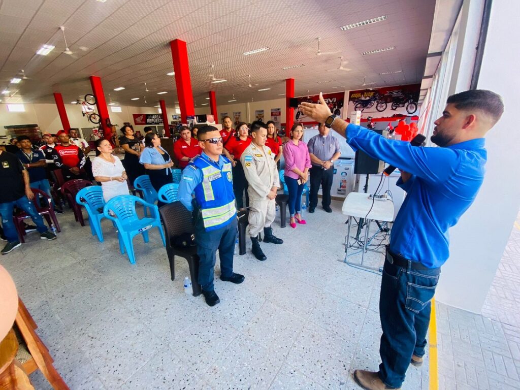 Credidemo y Moto comercial mi Casa apertura tienda en San Lorenzo, Valle