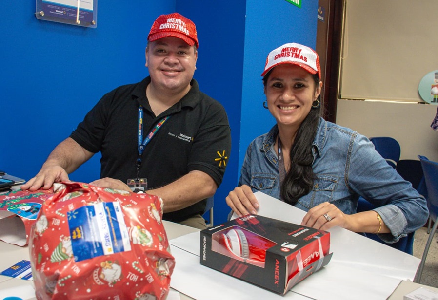 Walmart llevó el espíritu navideño a centros educativos de Honduras