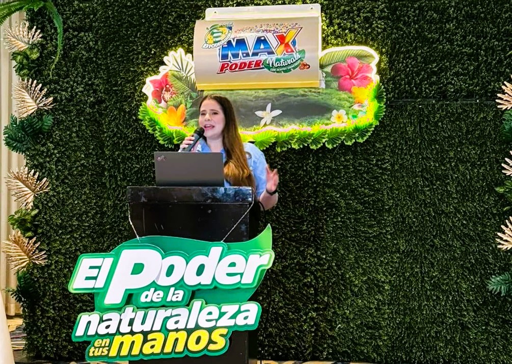 Mr. Max Poder® Revoluciona cuidado de la ropa con lanzamiento de Naturals