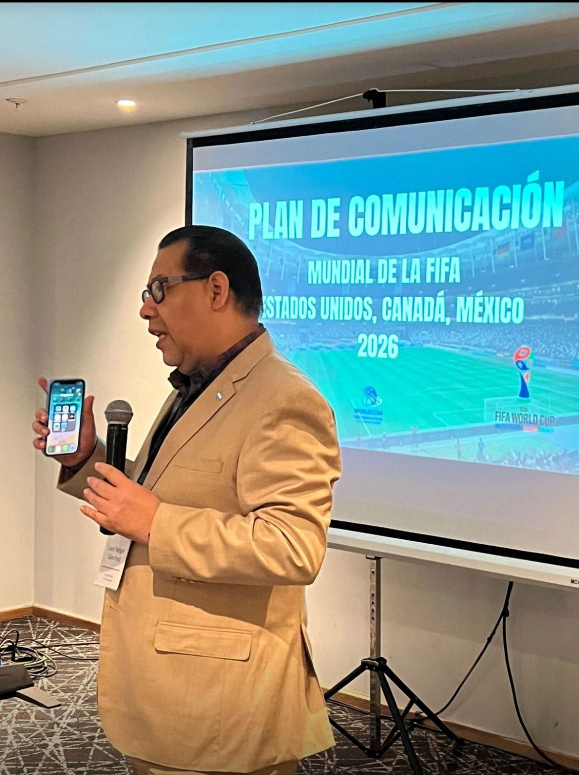 Luis Felipe Sánchez, Director para el área centroamericana de Estrategia Relaciones Públicas