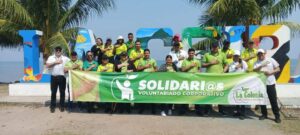 Supermercados La Colonia realiza limpieza en playa de La Ceiba