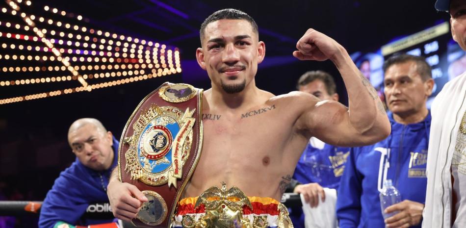 Teófimo López retuvo su corona de peso junior Welter