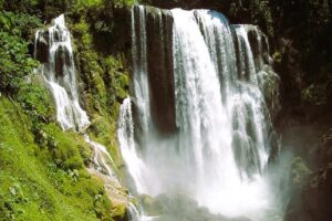 Pulhapanzak: La magia natural del nacimiento de las cataratas