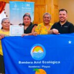 Playa El Porvenir recibe la Bandera Azul Ecológica