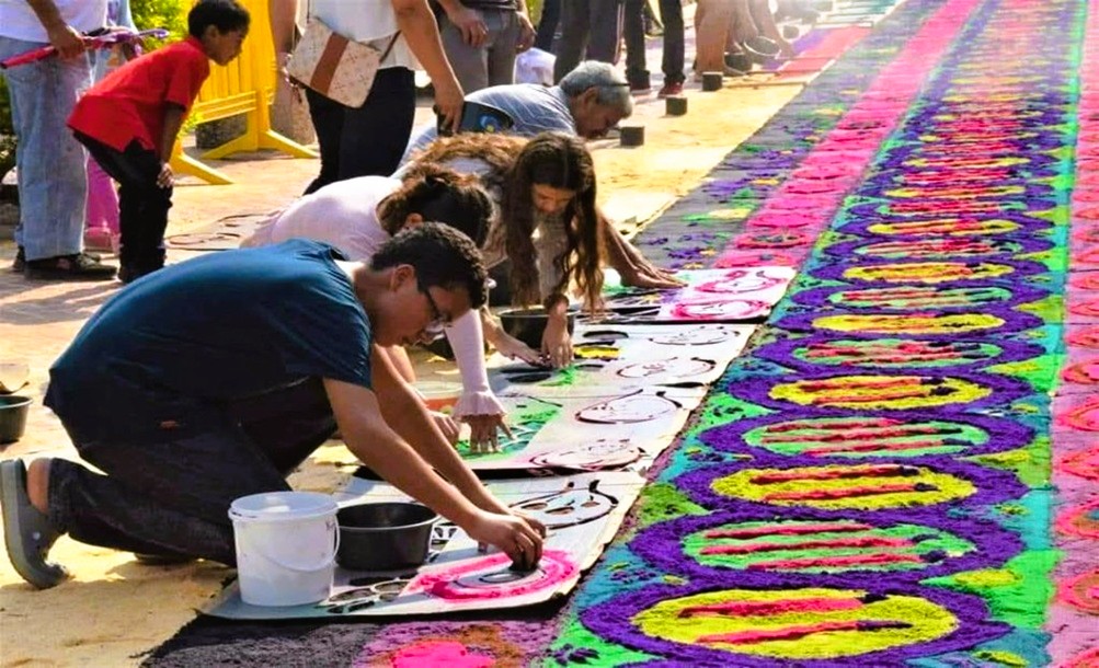 Comayagua se viste de colores con alfombras de Semana Santa 2025