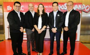 Presidente ejecutivo, Carlos Handal y equipo BAC