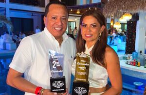 Representantes Turísticos inicia aniversario con doble galardón