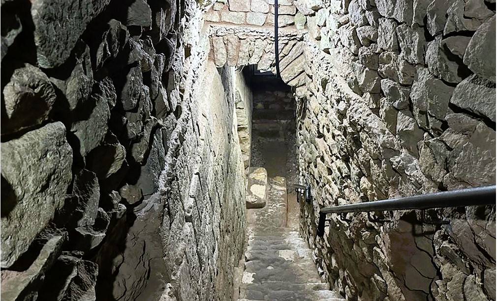 túneles del sitio arqueológico maya de Copán Ruinas