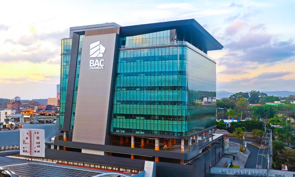 BAC lanza slogan: “Presente en cada momento”