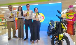Estalla emoción con Lipton Rolling Refresh en Supermercados La Colonia