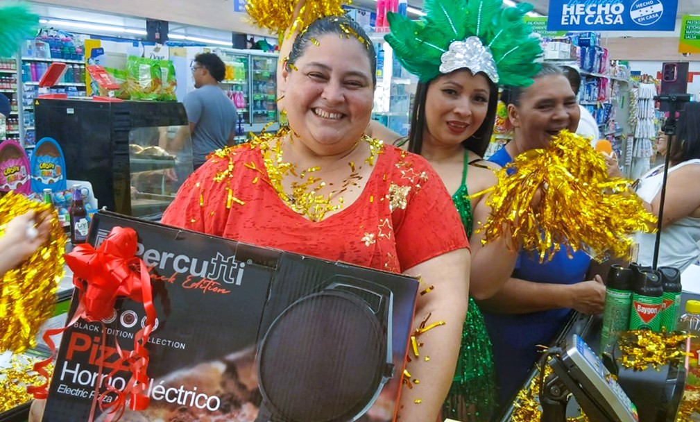 Supermercados La Colonia convierte sus 51 años en una fiesta de premios