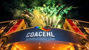 COACEHL celebra 50 años con una noche de luces en Tegucigalpa