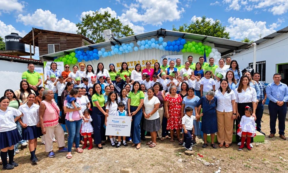 Tocoa recibe renovado centro escolar gracias al aporte de La Colonia